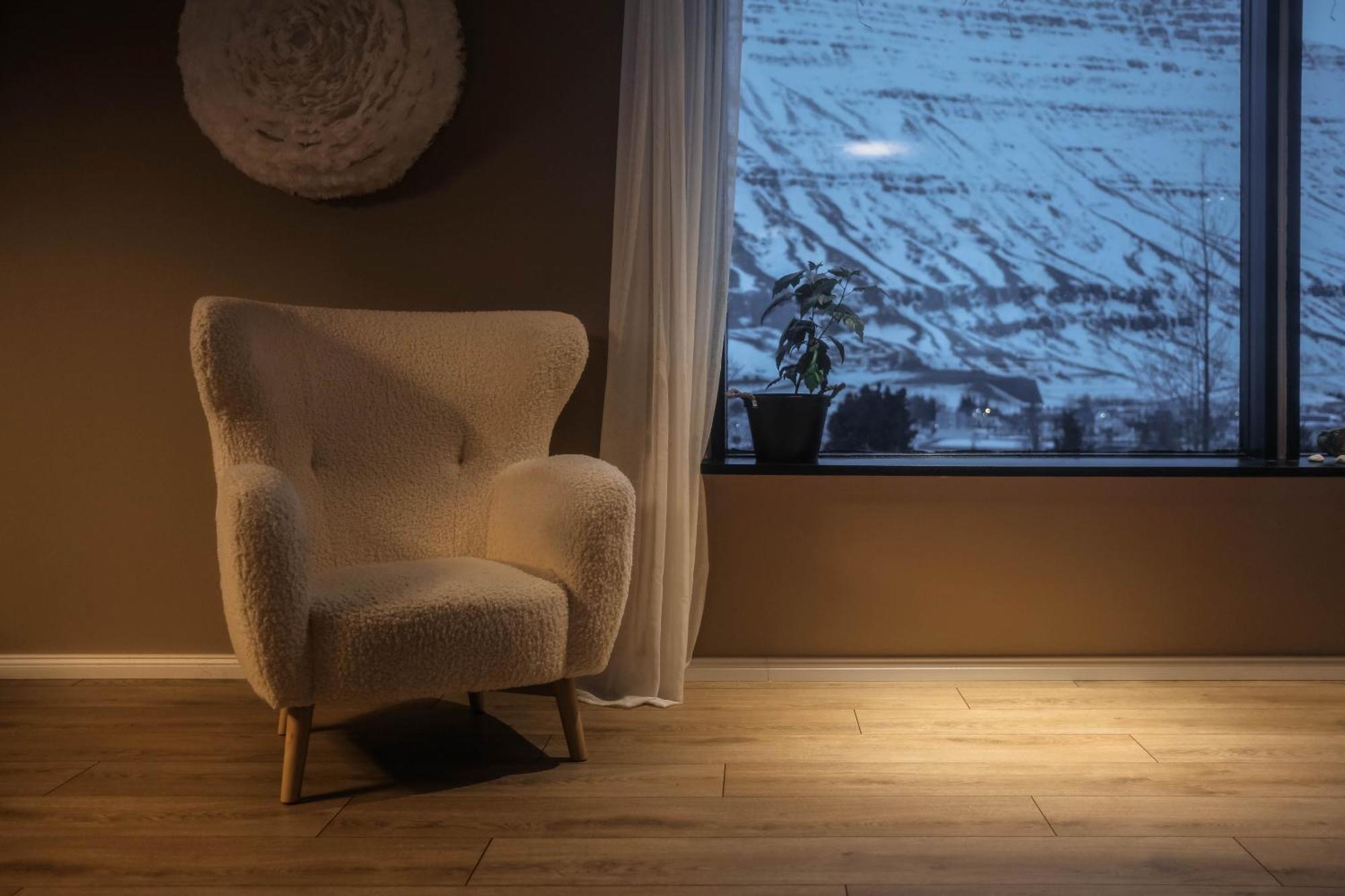 Botnahlid Villa, Mountain And Town Views And Outdoor Sauna Сейдисфьордюр Экстерьер фото